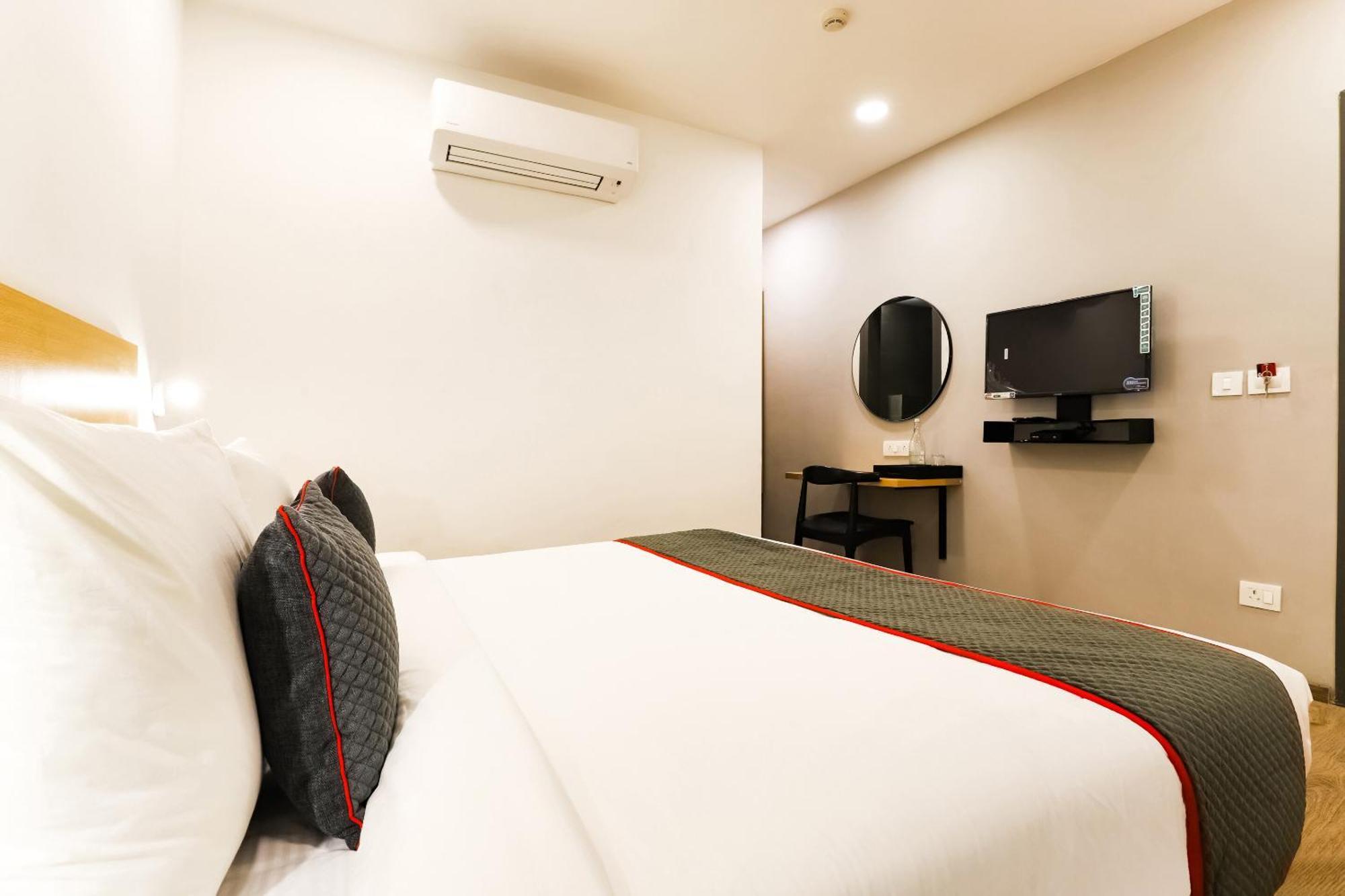 Townhouse Prithvi Resort Near Phoenix Palassio Lucknow Luaran gambar